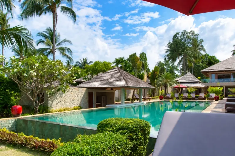 tropical pool bar